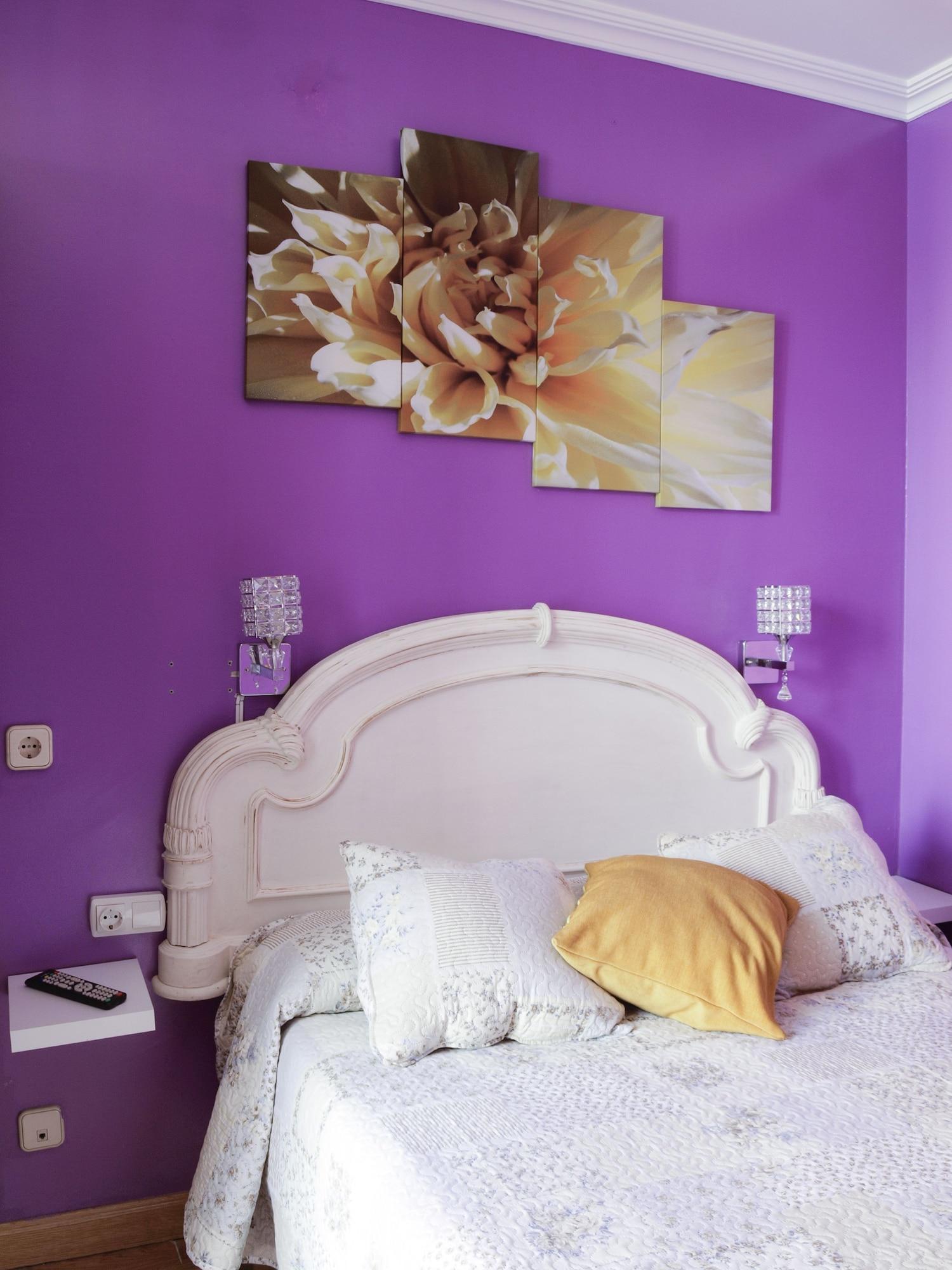 Rc Miguel Angel Hostel Μαδρίτη Εξωτερικό φωτογραφία Purple bedroom