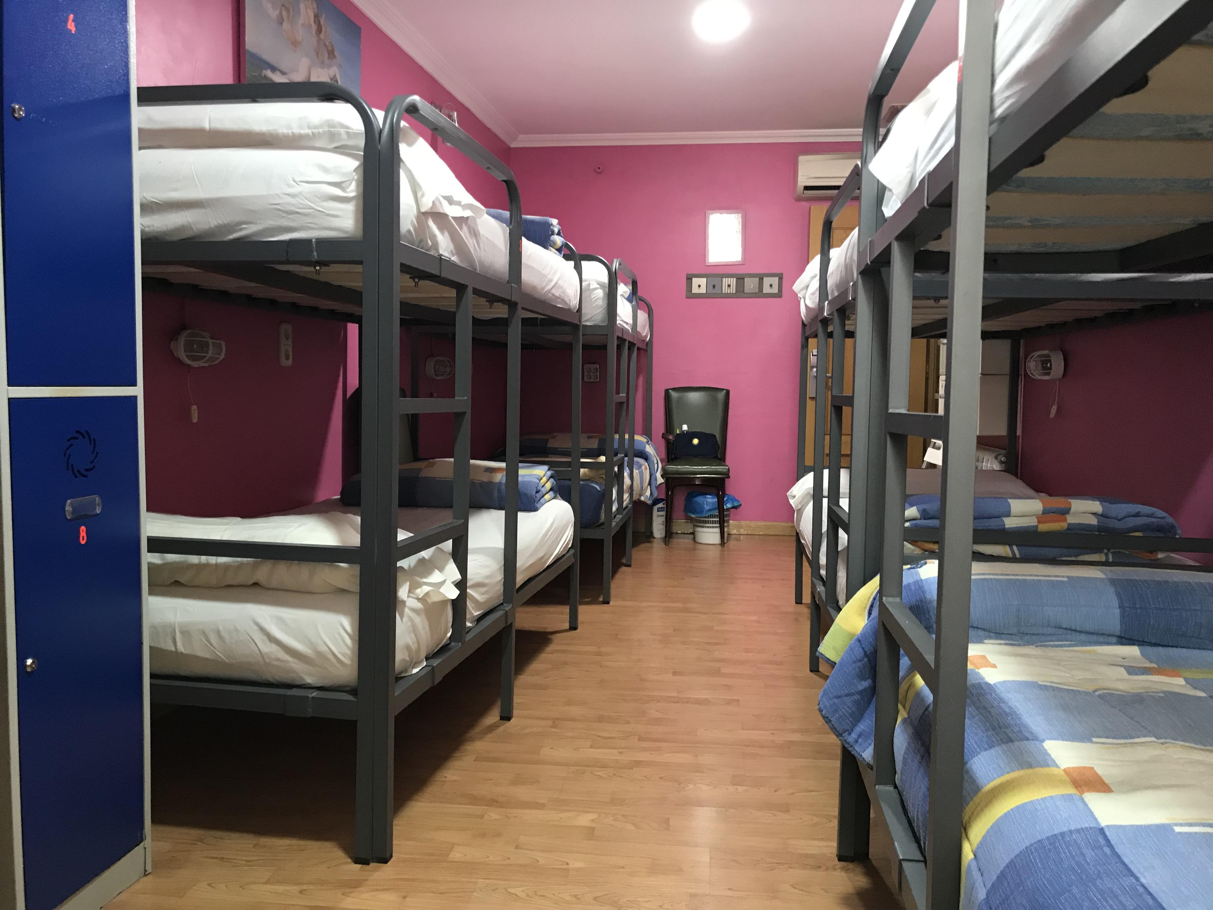 Rc Miguel Angel Hostel Μαδρίτη Εξωτερικό φωτογραφία Hostel in Madrid, Spain