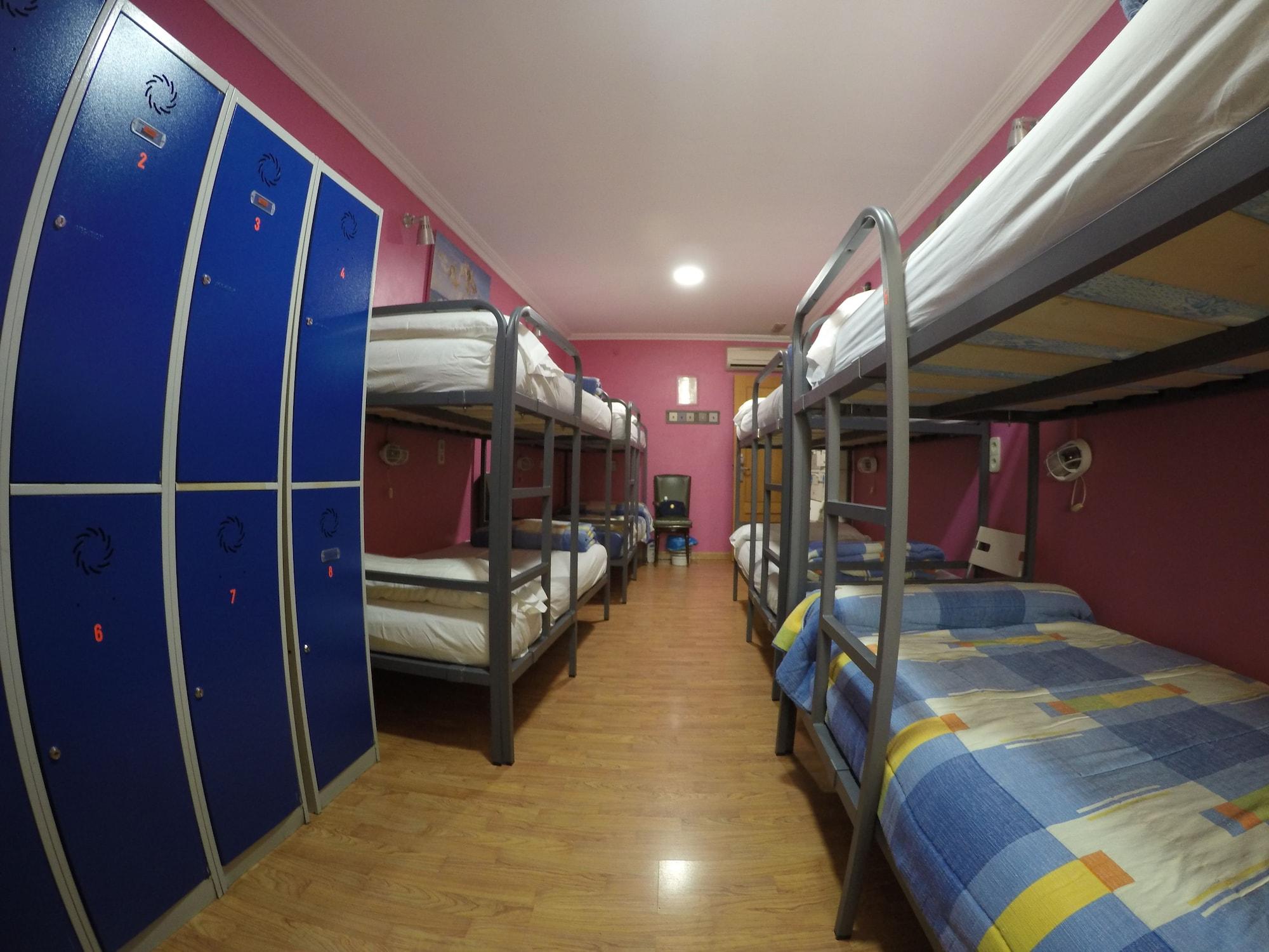 Rc Miguel Angel Hostel Μαδρίτη Εξωτερικό φωτογραφία Hostel in Madrid, Spain