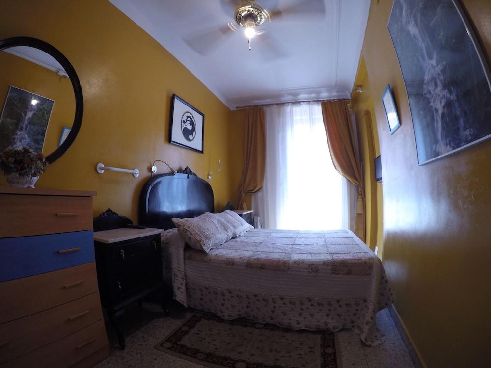 Rc Miguel Angel Hostel Μαδρίτη Εξωτερικό φωτογραφία A room at the hotel