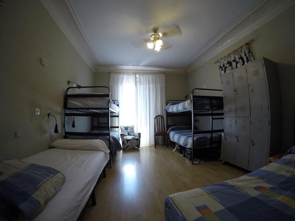 Rc Miguel Angel Hostel Μαδρίτη Εξωτερικό φωτογραφία Hostel room in Spain