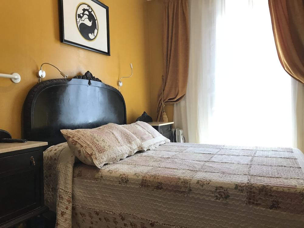 Rc Miguel Angel Hostel Μαδρίτη Εξωτερικό φωτογραφία A bed