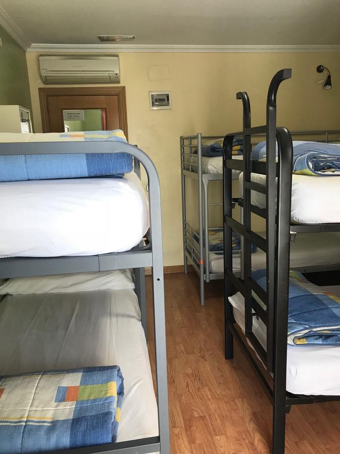 Rc Miguel Angel Hostel Μαδρίτη Εξωτερικό φωτογραφία A typical bunk room