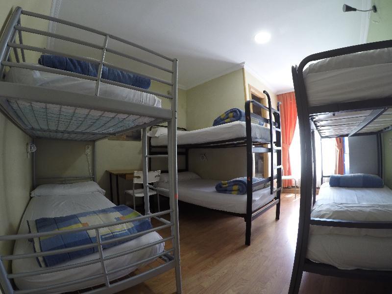 Rc Miguel Angel Hostel Μαδρίτη Εξωτερικό φωτογραφία Hostel in Madrid, Spain