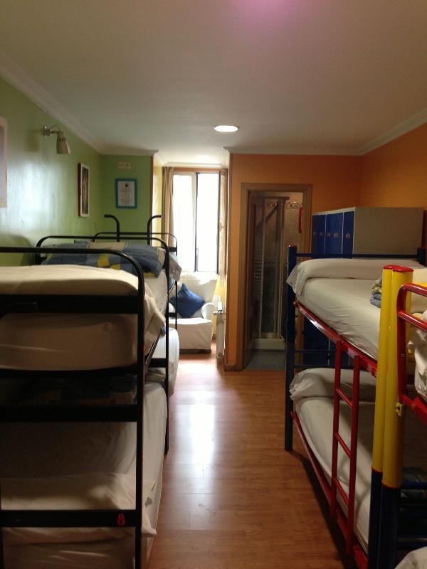 Rc Miguel Angel Hostel Μαδρίτη Εξωτερικό φωτογραφία Hostel in Madrid, Spain