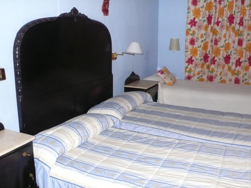 Rc Miguel Angel Hostel Μαδρίτη Εξωτερικό φωτογραφία A bed